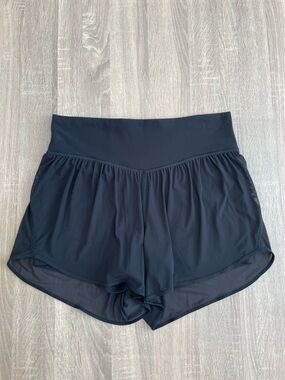Lululemon Nulu and Mesh High-Rise Yoga Short 3.5" Black Size 12
